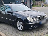 Usado Mercedes E420 314 HP (230 kW) 2006 Preto Sedan