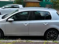 Gebraucht VW Golf VI Team 105 PS (77 kW) 2011 Silber Kleinwagen