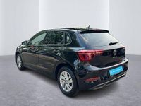 Gebraucht VW Polo Style 95 PS (69 kW) 2024 2t deep black perleffekt (metallic) Limousine