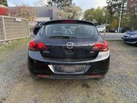 Gebraucht Opel Astra Sport 125 PS (91 kW) 2010 Saphirschwarz mineraleffekt Kleinwagen