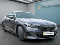 Gebraucht BMW 540 303 PS (222 kW) 2025 Grau Limousine