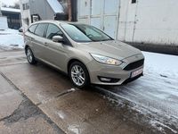 Gebraucht Ford Focus 102 PS (75 kW) 2015 Grau Kombi