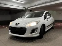 Gebraucht Peugeot 308 112 PS (82 kW) 2011 Weiß Limousine