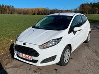 Gebraucht Ford Fiesta 60 PS (44 kW) 2015 Weiß Kleinwagen