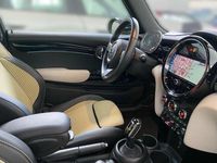 Gebraucht Mini Cooper Classic 136 PS (100 kW) 2023 Gelb Kleinwagen