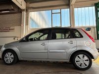 Gebraucht Ford Fiesta 69 PS (50 kW) 2007 Silber Kleinwagen