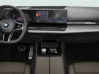 Gebraucht BMW 520 M Sport 197 PS (144 kW) 2025 Weiß Kombi