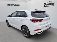 Gebraucht Hyundai i30 Advantage 103 PS (75 kW) 2025 Atlas white / sol (weiss) Limousine