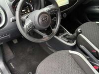 Gebraucht Toyota Aygo X Team 72 PS (52 kW) 2024 Urban khaki (6x3)/ black mica SUV