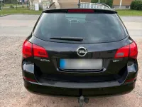 Gebraucht Opel Astra 125 PS (91 kW) 2011 Schwarz Kombi