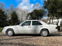 Gebraucht Mercedes E320 220 PS (161 kW) 1994 Weiß Limousine