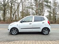 Gebraucht Hyundai i10 Edition 69 PS (50 kW) 2012 Silber Kleinwagen