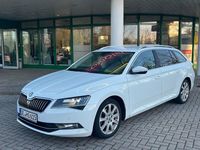 Gebraucht Skoda Superb Style 190 PS (139 kW) 2016 Weiß Kombi