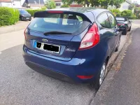 Gebraucht Ford Fiesta Ambiente 60 PS (44 kW) 2014 Blau Kleinwagen