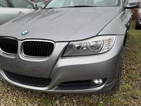 Gebraucht BMW 318 143 PS (105 kW) 2010 Grau Limousine