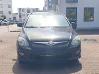 Gebraucht Hyundai i30 Classic 109 PS (80 kW) 2010 Stone black Kleinwagen
