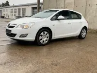 Gebraucht Opel Astra Edition 116 PS (85 kW) 2010 Weiß Limousine