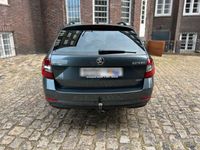 gebraucht Skoda Octavia OctaviaCOMBI 2.0 TDI DSG LED 100tkm Shift tüv neu