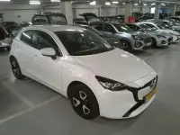 Gebraucht Mazda 2 Center-Line 75 PS (55 kW) 2023 Weiß Kleinwagen
