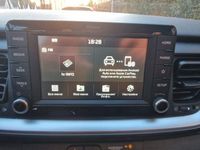 Gebraucht Kia Stonic Edition 7 84 PS (61 kW) 2020 Weiß SUV