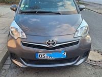 Gebraucht Toyota Verso-S 99 PS (72 kW) 2014 Grau Van / Kleinbus