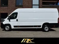 Gebraucht Opel Movano 140 PS (102 kW) 2024 Cassablanca weiß Van
