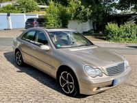 Gebraucht Mercedes C220 Elegance 143 PS (105 kW) 2000 Gold Limousine