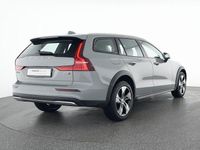 Gebraucht Volvo V60 CC Plus 197 PS (144 kW) 2023 Grau Kombi