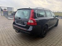 Gebraucht Volvo V70 Summum 179 PS (131 kW) 2011 Schwarz Kombi