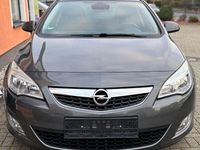 Gebraucht Opel Astra Design Edition 120 PS (88 kW) 2012 Grau Kombi