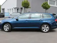 Gebraucht VW Passat Business 190 PS (139 kW) 2023 Blau Kombi