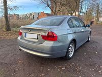 Gebraucht BMW 320 150 PS (110 kW) 2005 Grau Limousine