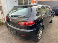 Gebraucht Alfa Romeo 147 105 PS (77 kW) 2005 Schwarz Kleinwagen