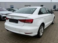 Gebraucht Audi A3 Basis 116 PS (85 kW) 2018 Weiß Limousine