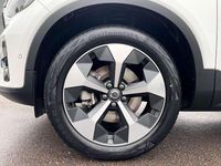 Gebraucht Volvo XC40 Plus 197 PS (144 kW) 2025 Crystal weiß perleffekt SUV