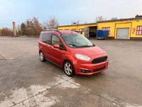 Gebraucht Ford Tourneo Courier 100 PS (73 kW) 2014 Rot Van / Kleinbus