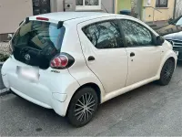 Gebraucht Toyota Aygo Edition 68 PS (50 kW) 2011 Weiß Kleinwagen