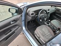 Gebraucht Ford Focus Trend 101 PS (74 kW) 2006 Blau Kombi