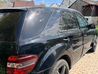 Gebraucht Mercedes ML320 224 PS (164 kW) 2008 Schwarz SUV
