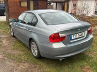 Gebraucht BMW 318 143 PS (105 kW) 2007 Silber Limousine