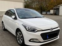Gebraucht Hyundai i20 Intro Edition 84 PS (61 kW) 2015 Weiß Kleinwagen