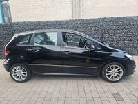 Gebraucht Mercedes B180 116 PS (85 kW) 2009 Schwarz Van / Kleinbus