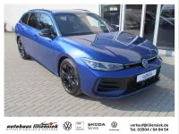 Gebraucht VW Passat R-line 150 PS (110 kW) 2025 Blau Kombi