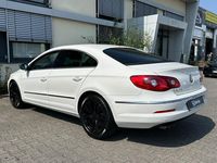 Gebraucht VW Passat Basis 140 PS (102 kW) 2011 Weiß Limousine