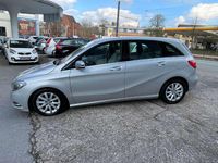 Gebraucht Mercedes B180 109 PS (80 kW) 2013 Silber Kleinwagen