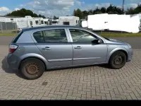 Gebraucht Opel Astra 105 PS (77 kW) 2005 Silber Kleinwagen