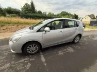 Gebraucht Toyota Verso 132 PS (97 kW) 2011 Silber Van / Kleinbus
