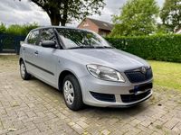 Gebraucht Skoda Fabia Classic 60 PS (44 kW) 2010 Silber Kleinwagen