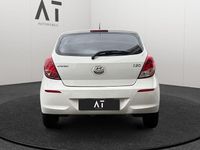 Gebraucht Hyundai i20 Edition 86 PS (63 kW) 2012 Weiß Kleinwagen