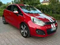 Gebraucht Kia Rio 90 PS (66 kW) 2011 Rot Kleinwagen